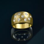 Bague Jonc Bombée Constellation en Or Jaune 18 Carats et Diamants